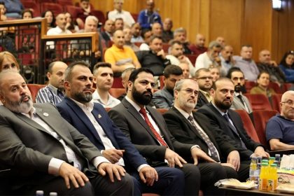 محافظ طرطوس يكرّم عدداً من كوادر قطاع المياه تقديراً لجهودهم